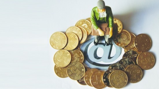 鲍威尔发表鹰派讲话 国际黄金继续冲高上涨